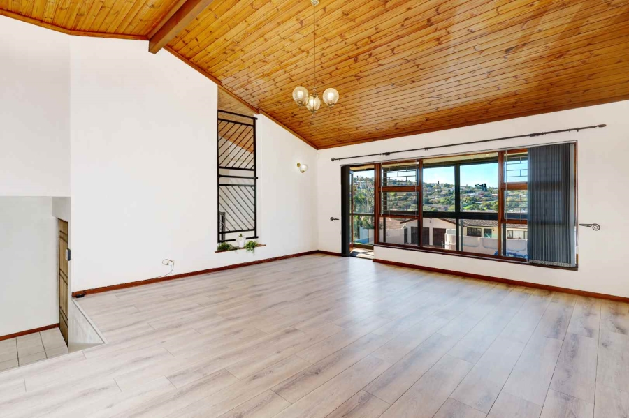 To Let 3 Bedroom Property for Rent in Loevenstein Western Cape